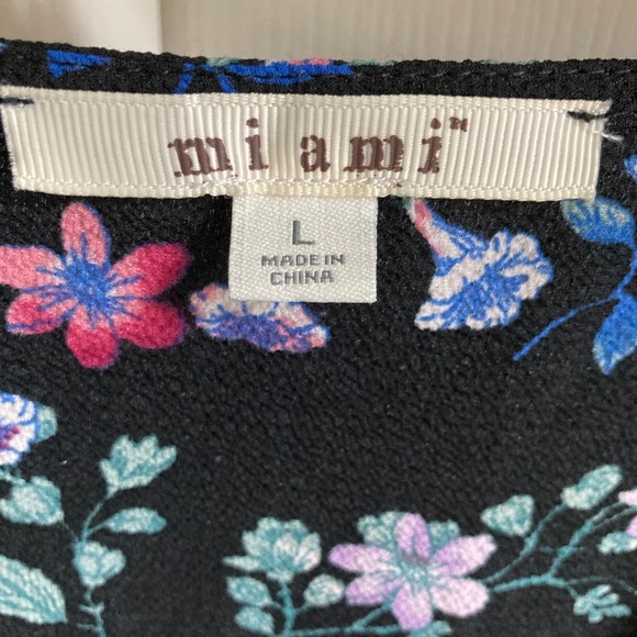 Francesca’s Surplice Black Floral Dress Large - Picture 4 of 9